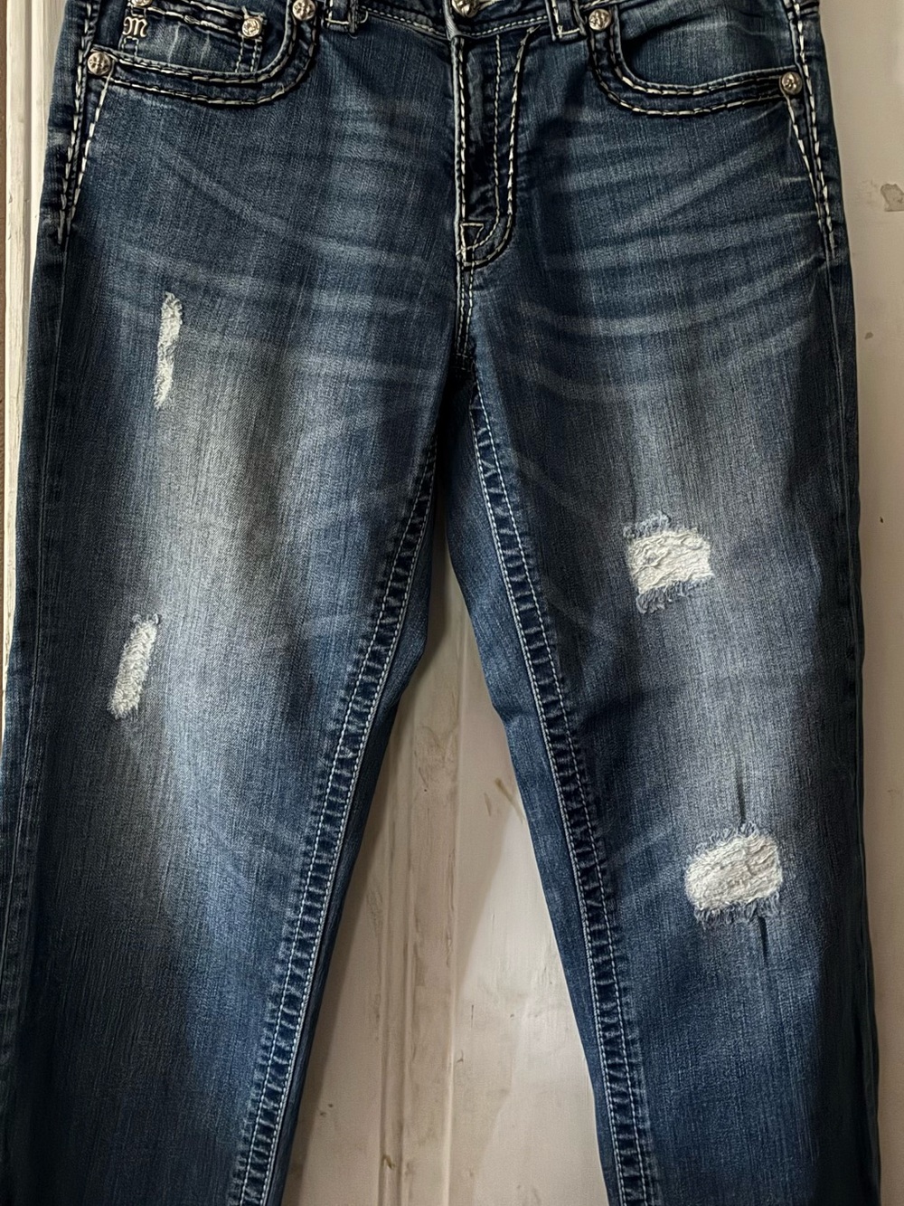 Miss Me Indigo Faded Distressed boyfriend capris size 29